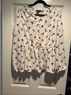 Alfani White Blouse with Black Leaf Print